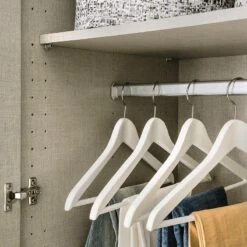 Armoire à Portes Battantes KiYDOO V 40 Armoire à Portes Battantes KiYDOO V -HOME24 Soldes 1000365930 230217 050 DETAILS P000000001000365930