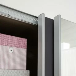 Armoire à Portes Coulissantes KiYDOO II -HOME24 Soldes 1000365941 221005 050 DETAILS P000000001000365941