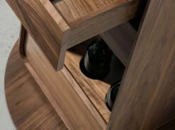 Meuble Bar Pivotant En Bois De Noyer -HOME24 Soldes 41528e55c19c4a5f90f4f031614265ac