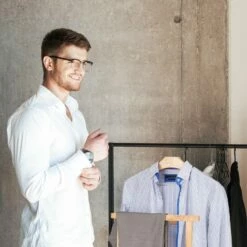 Valet De Chambre En Bois Sur Pied -HOME24 Soldes 71b9c391e99f4f2cbad0a315b1af8781