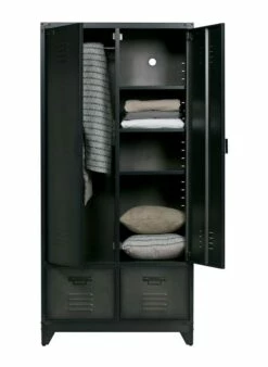 WOOOD Armoire En Métal Noir -HOME24 Soldes ba5af0a74aec42e6a6d457e9cc531492.cropped 1050 0 1725 2360.processed