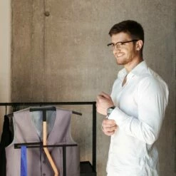 Valet De Chambre Noir Et Effet Bois -HOME24 Soldes dfe11164c01a43e1ba9274a6ac32252f